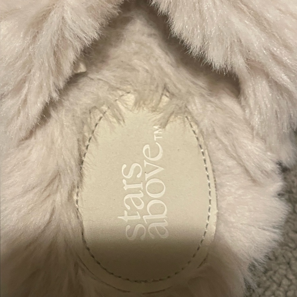 Slippers - Picture 2 of 3